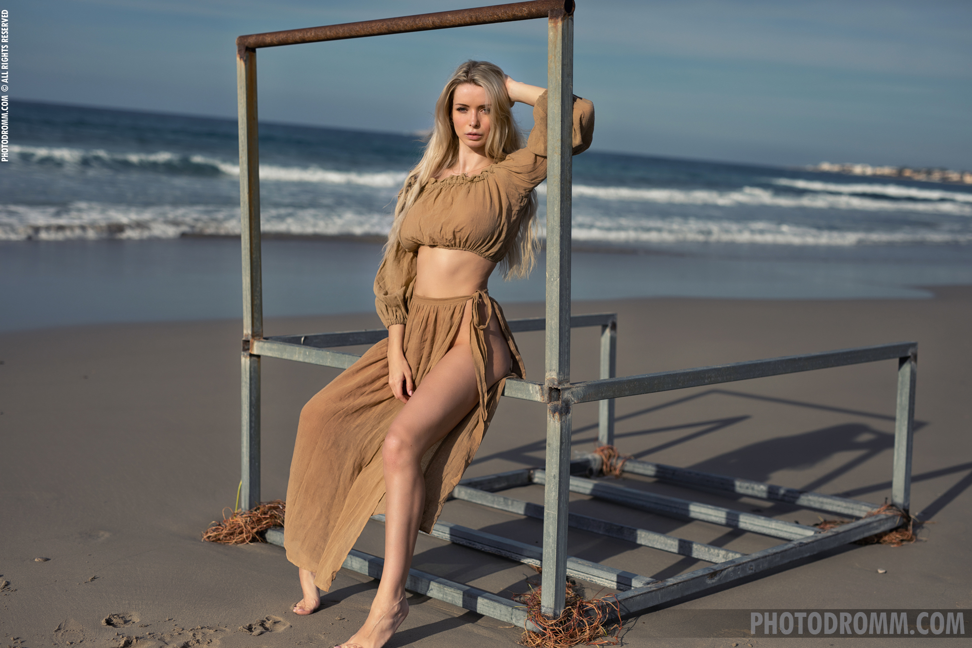 Katya, blonde, naked, shaved, ass, pose, outdoors, beach, photo shoot