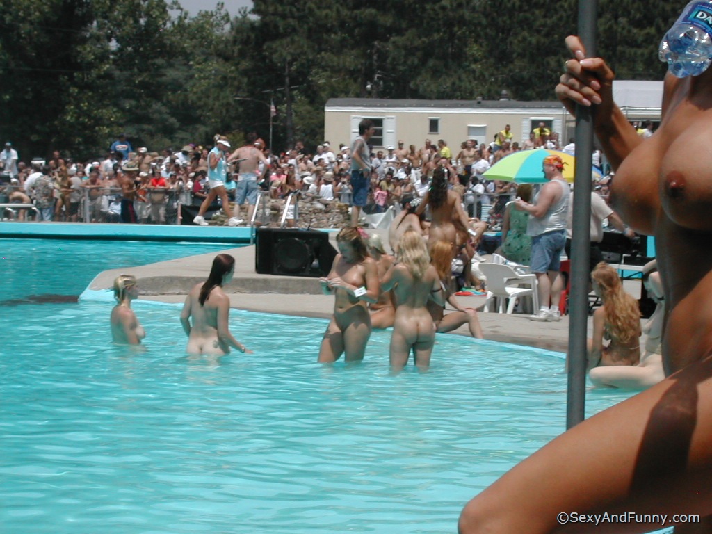 nudes a poppin, indiana, roselawn, 2001, show, public