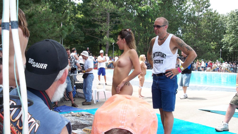 Nudes, Poppin, 2008, Roselawn, Ponderosa, boobs