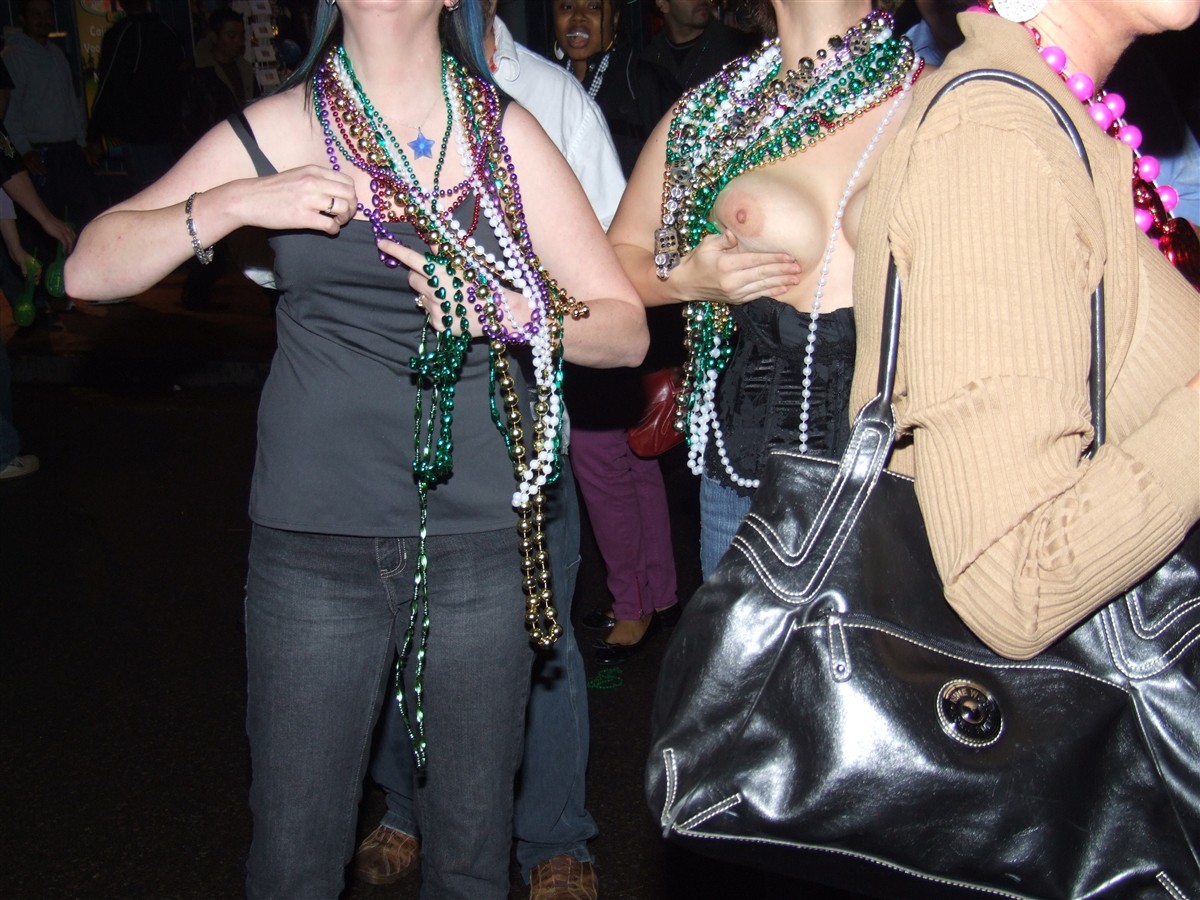 mardi gras, 2009, flashing, boobs