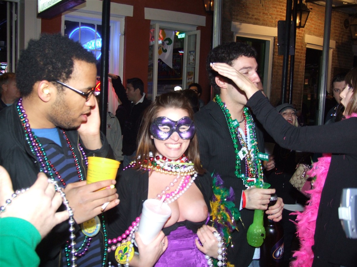 The Hottest Mardi Gras Flashing Gifs that Will Leave You Begging for More!