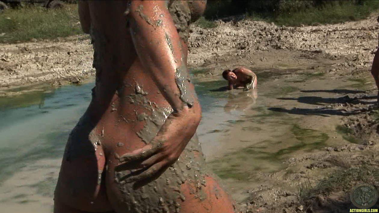 girl nude in mud