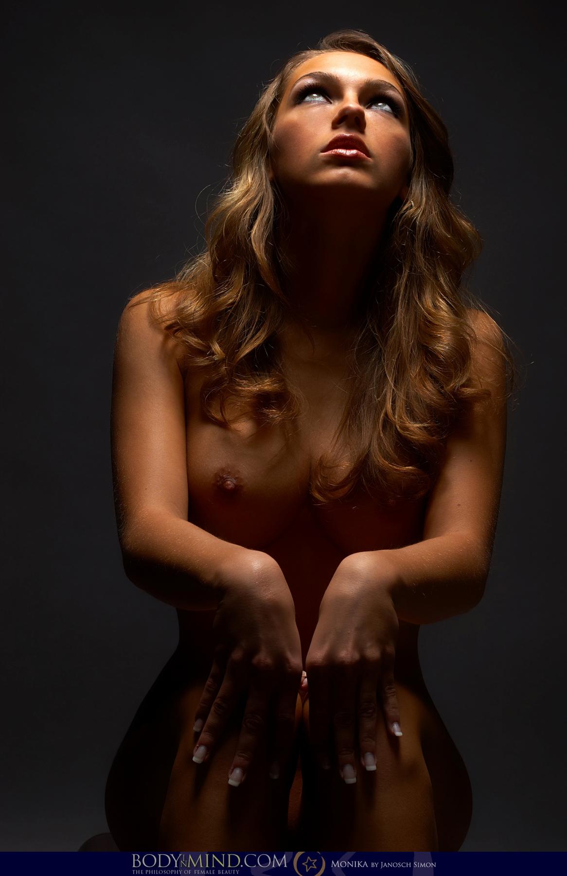 Andrea Krumlova, blonde, nude, pose, shadows