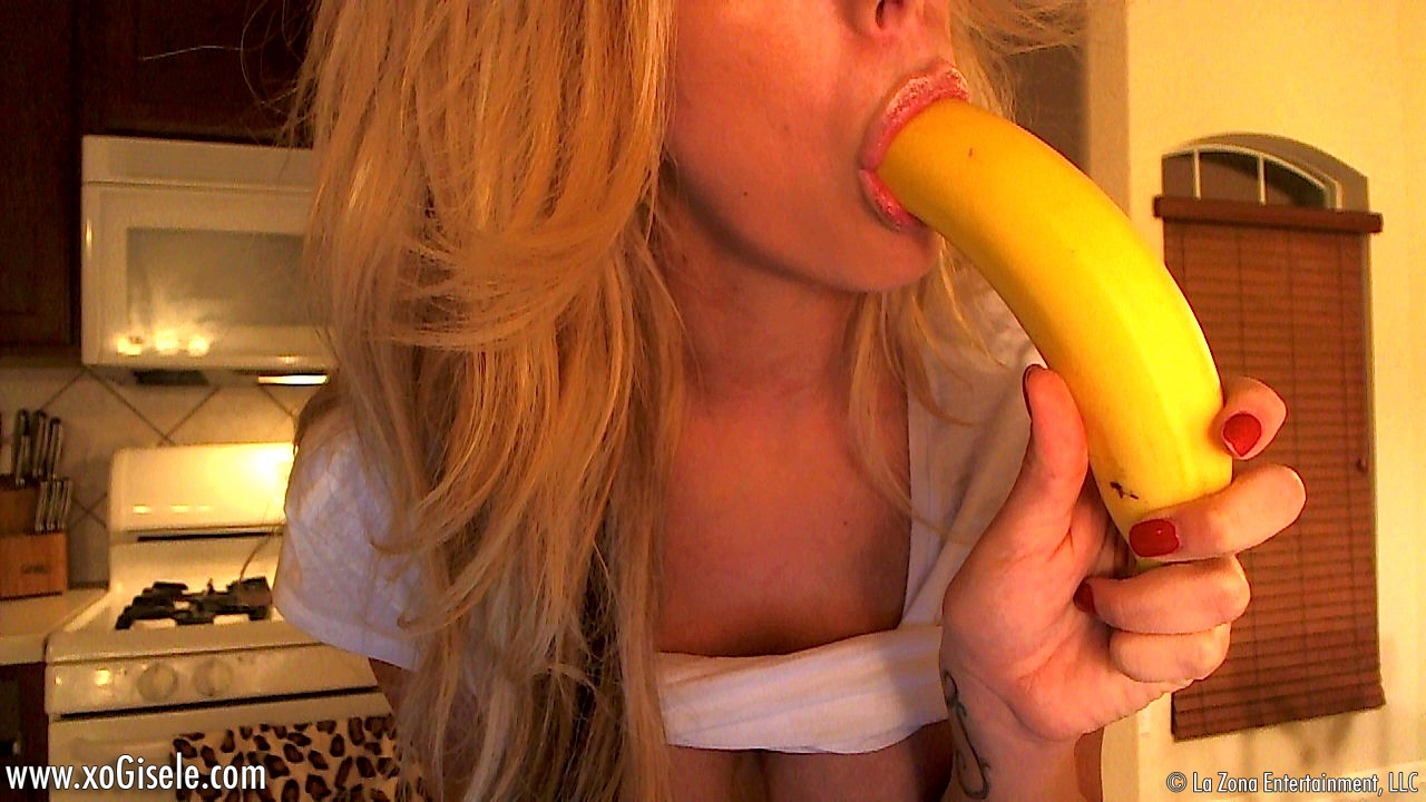 Gisele, blonde, strip, nude, busty, ass, banana