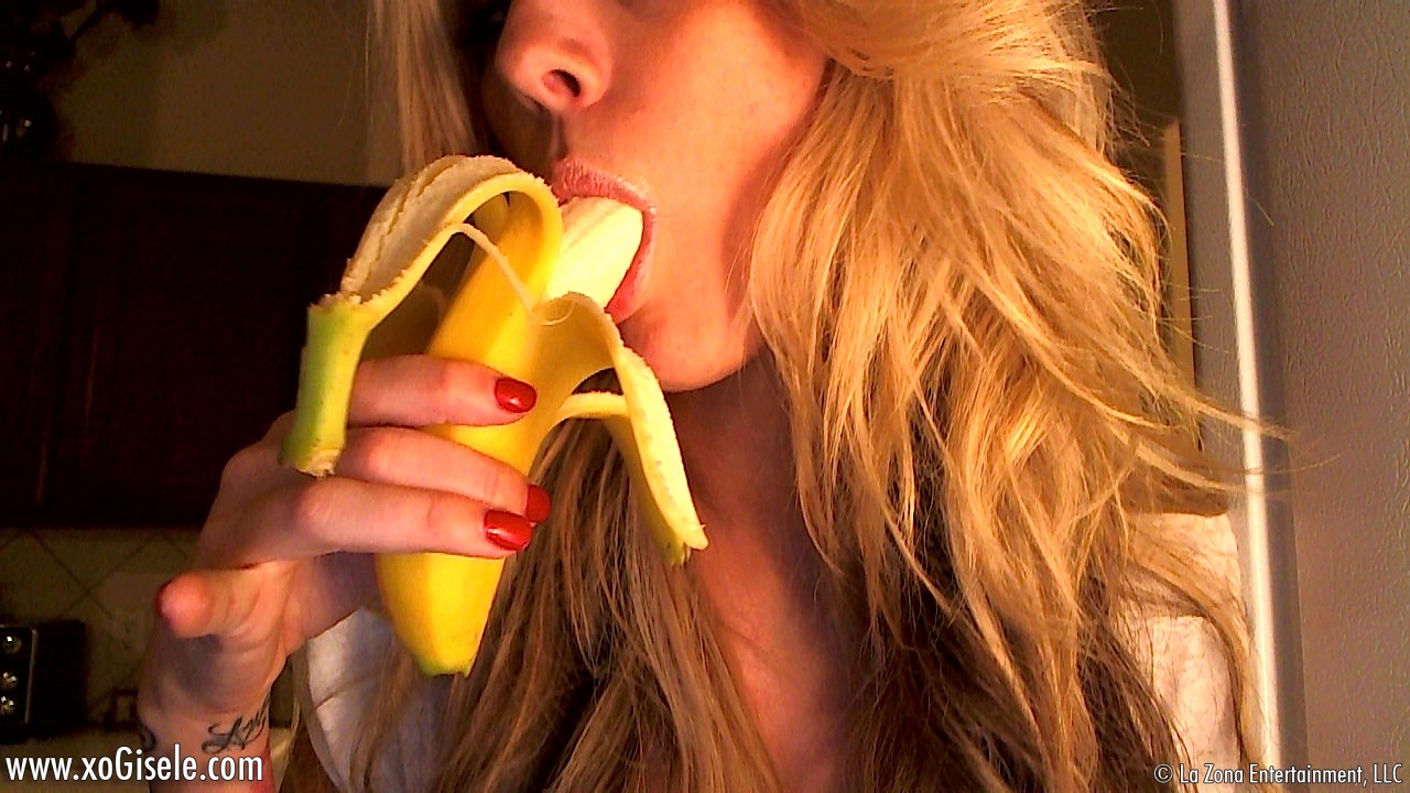Gisele, blonde, strip, nude, busty, ass, banana