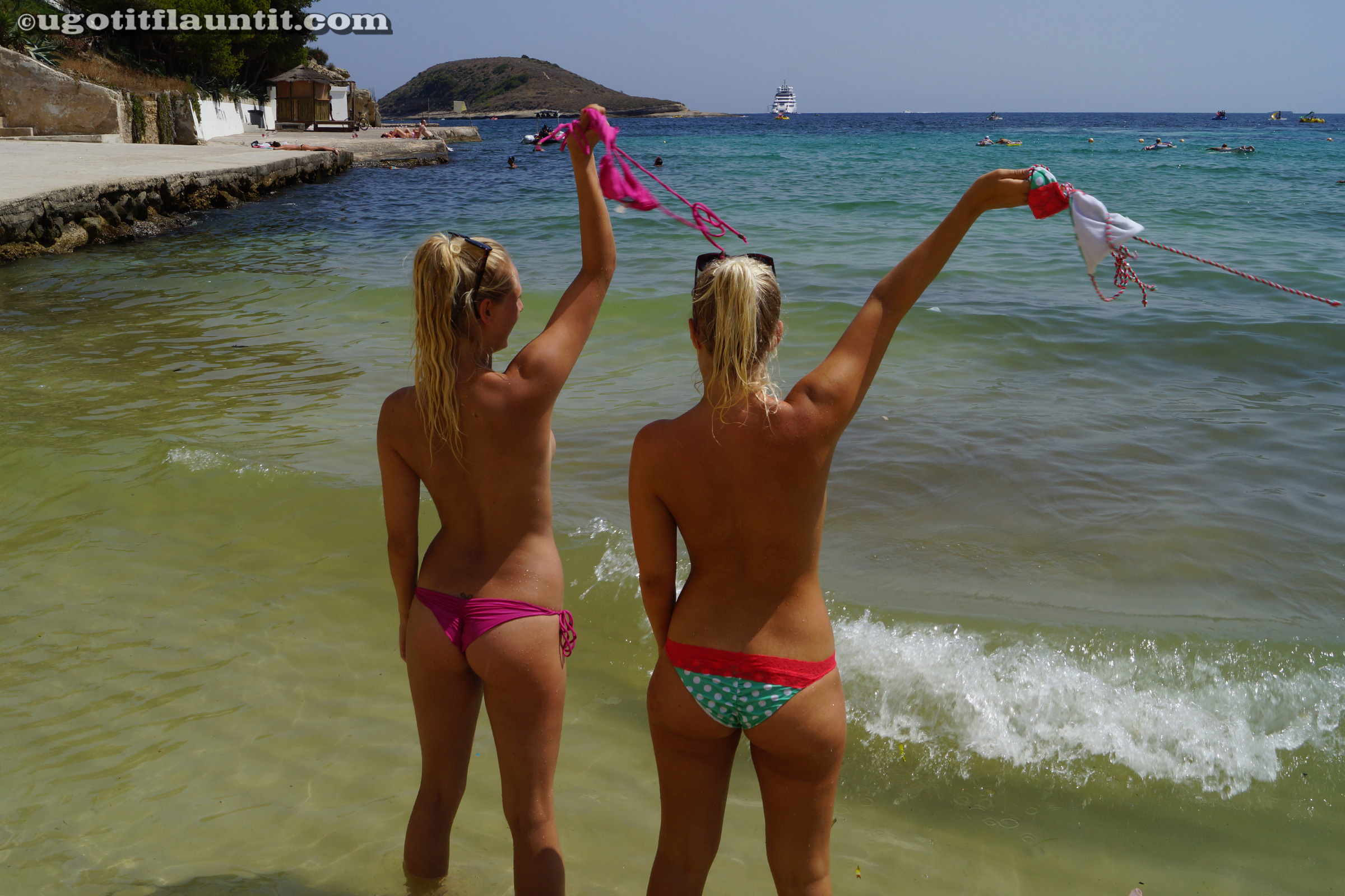 Julianne, Susanne, blonde, strip, topless, boobs, public, beach